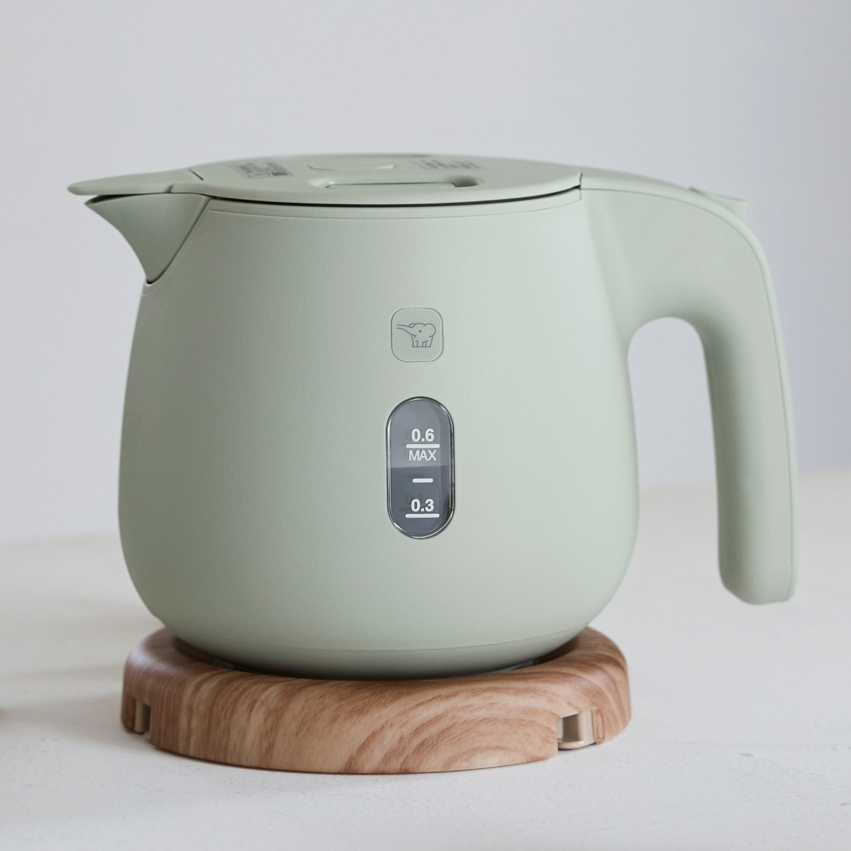 象印（ZOJIRUSHI） 電気ケトル 600ml 木目調電源プレート付き 安全設計