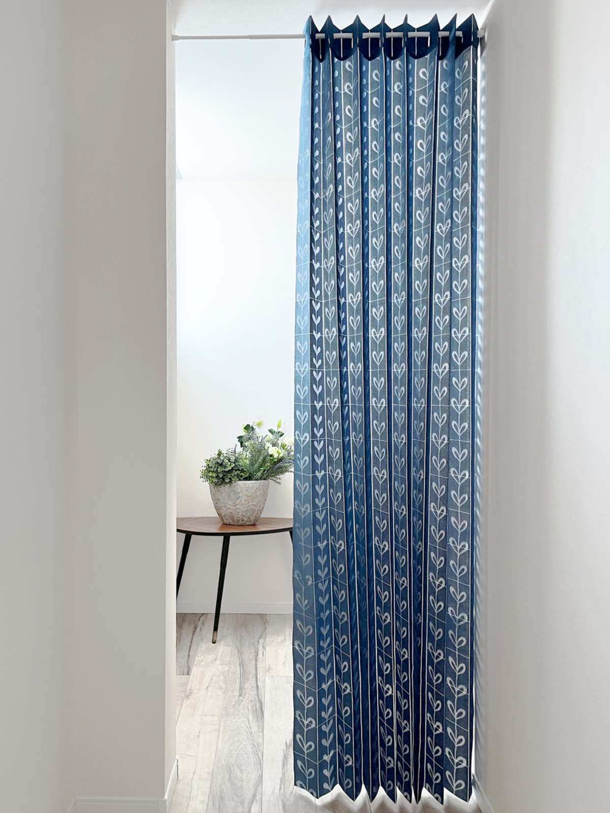 アコーディオンカーテン リーフ柄 フリーカット 150×250cm （ 間仕切り