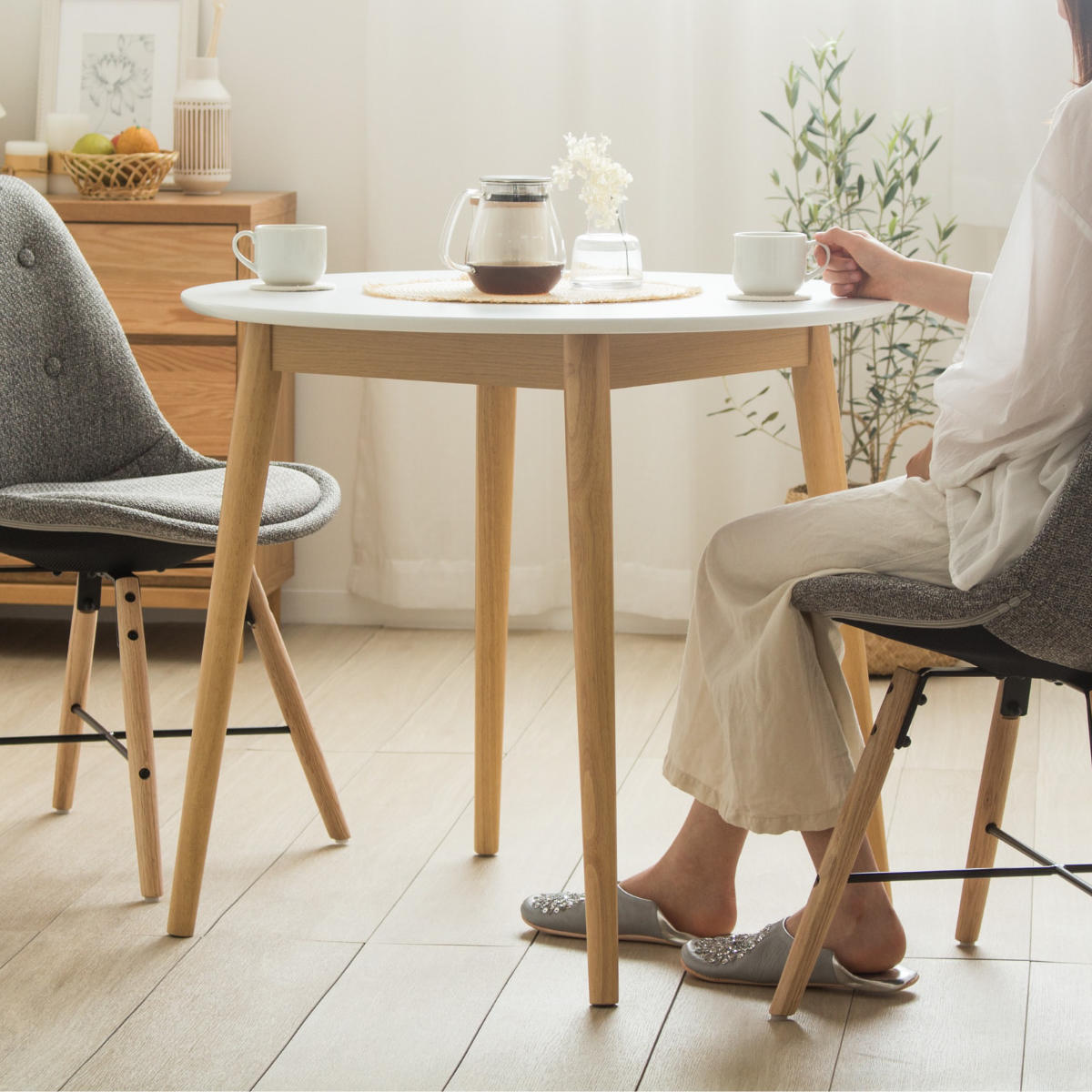 岩附 ダイニングテーブル 円形 直径80cm マロン （ 1人掛け 2人掛け