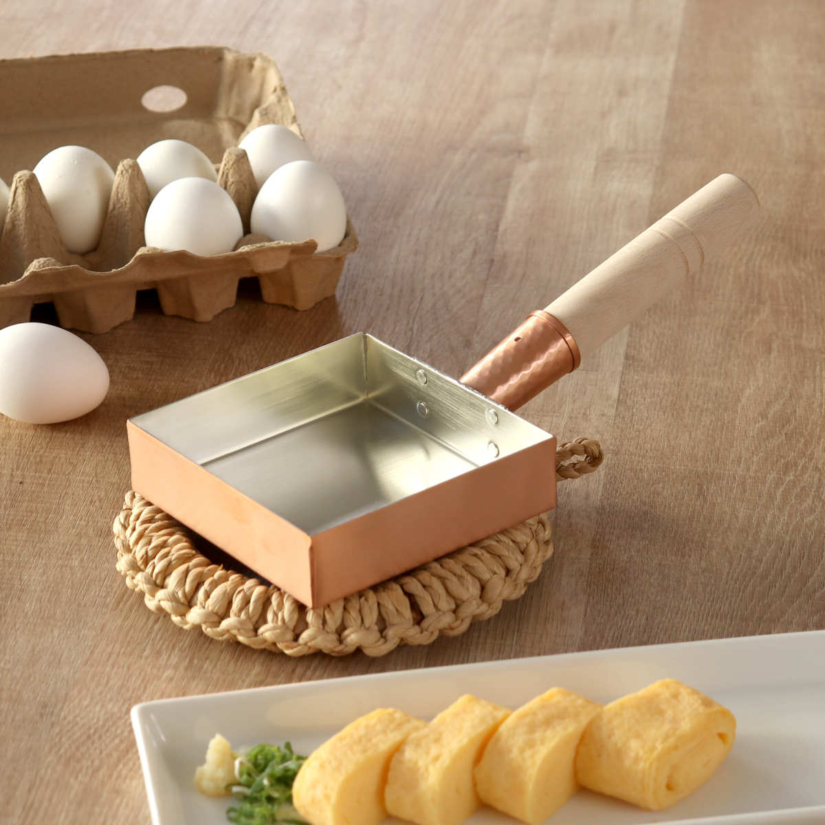銅製卵焼き器 120mm 木製ハンドル付き 所さんお届けモノです！で紹介】【究極のふわふわ玉子焼き器】純銅製