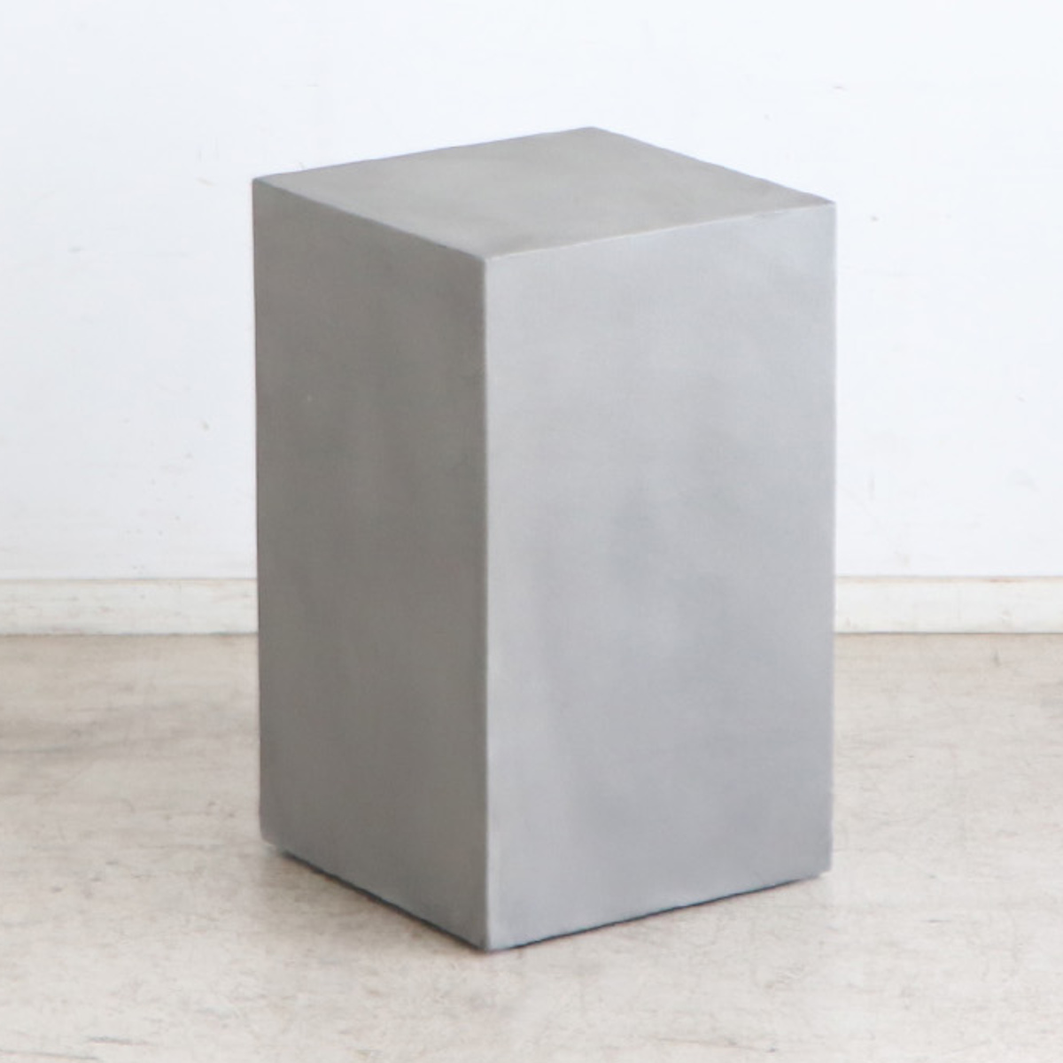 東馬（Tohma） サイドテーブル ディスプレイブロック 高さ50.5cm UP