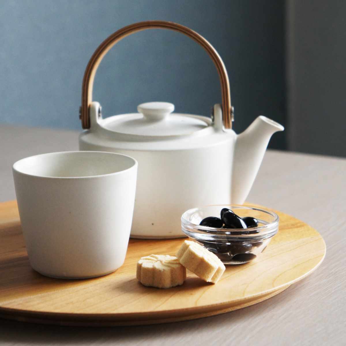 LOLO（ロロ） 土瓶 湯呑み 茶敷付き ギフトセット 420ml SALIU 祥 磁器