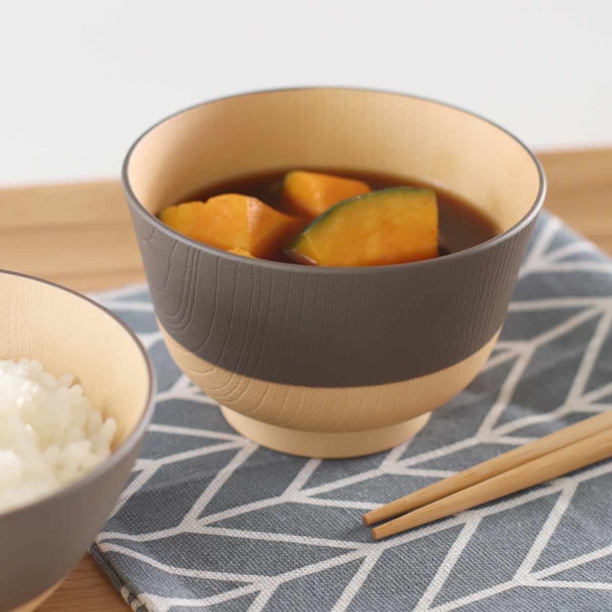 茶碗 330ml やさしい彩り 抗菌 汁椀 （ 日本製 電子レンジ対応 食洗機