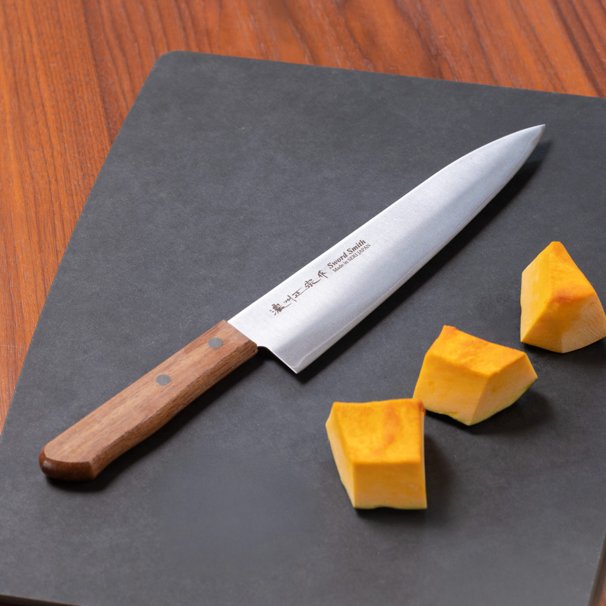 牛刀 21cm 本割込み 軽量 濃州正宗作 日本製 （ 包丁 シェフナイフ