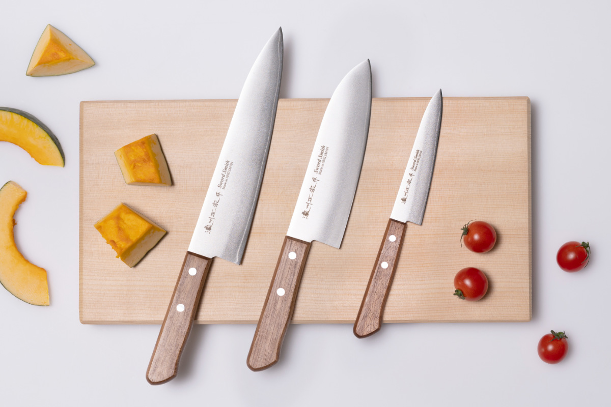 牛刀 21cm 本割込み 軽量 濃州正宗作 日本製 （ 包丁 シェフナイフ