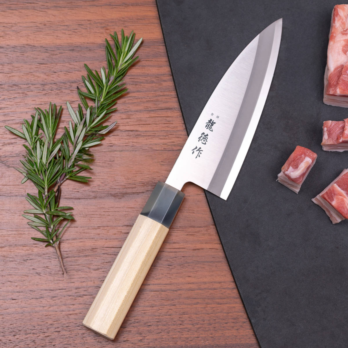 出刃包丁 15cm 龍徳作 八角柄 和包丁 日本製 （ 包丁 片刃 刺身 魚包丁