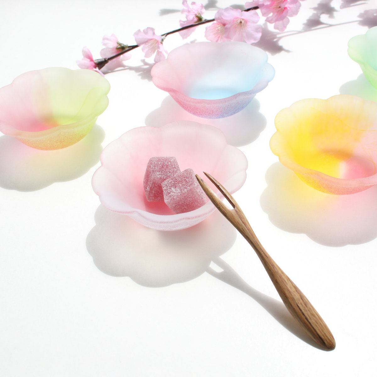 小鉢 桜のいろどりほのか （ ガラス 日本製 お皿 プレート 器 鉢 8.5cm