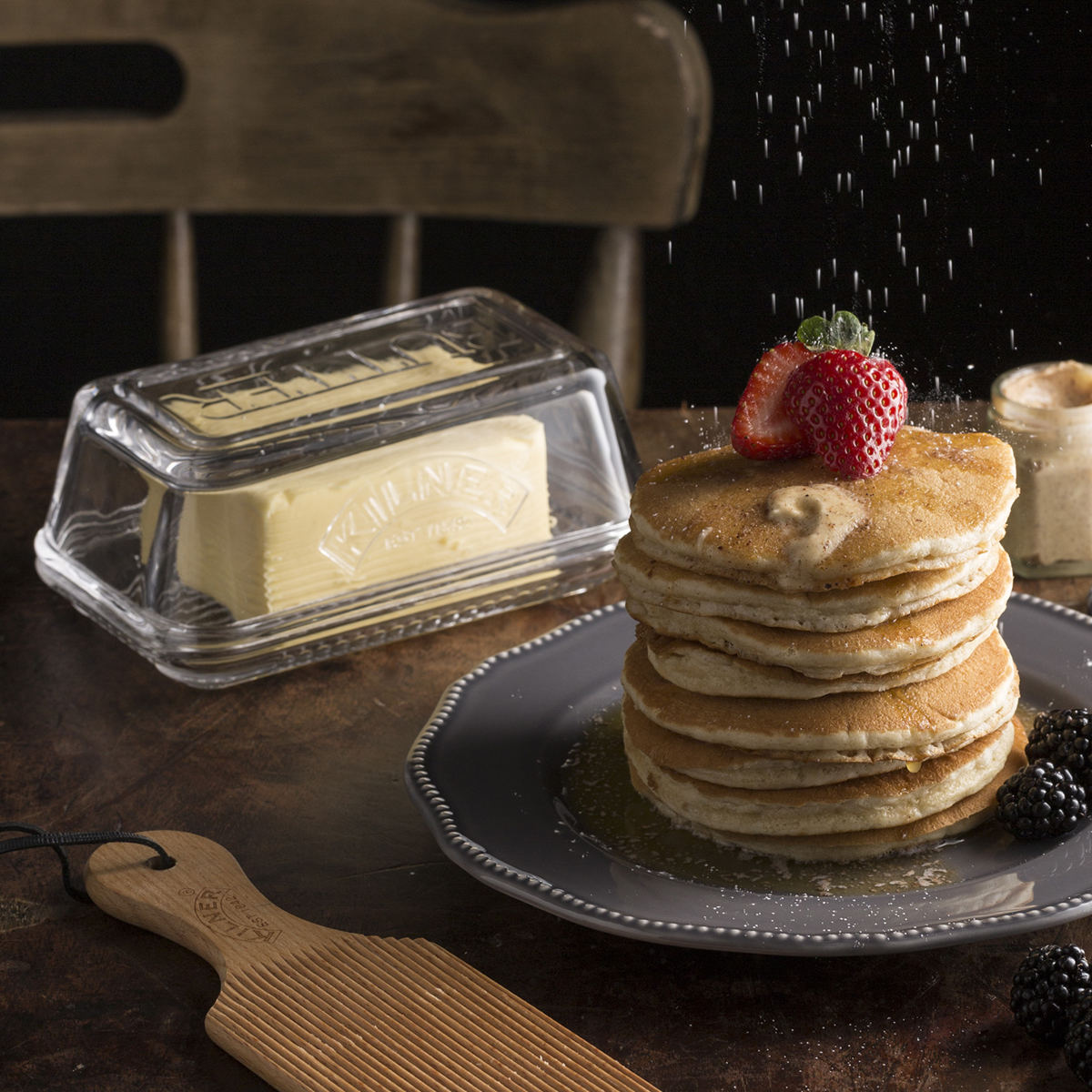 バター皿 蓋付きセラミックバターシーリングタンク、チーズケーキサーバー収納キーパートレイデザート料理 バターコンテナ Amazon | Yqqhrbm バタークロック チーズケース 密閉蓋付き セラミックバター容器 ポーセリンバターディッシュ バターキーパー 保存機能  エンボス加工 コンパクト設計 清掃簡単 食卓に適用 , 白 | Yqqhrbm | バターディッシュ