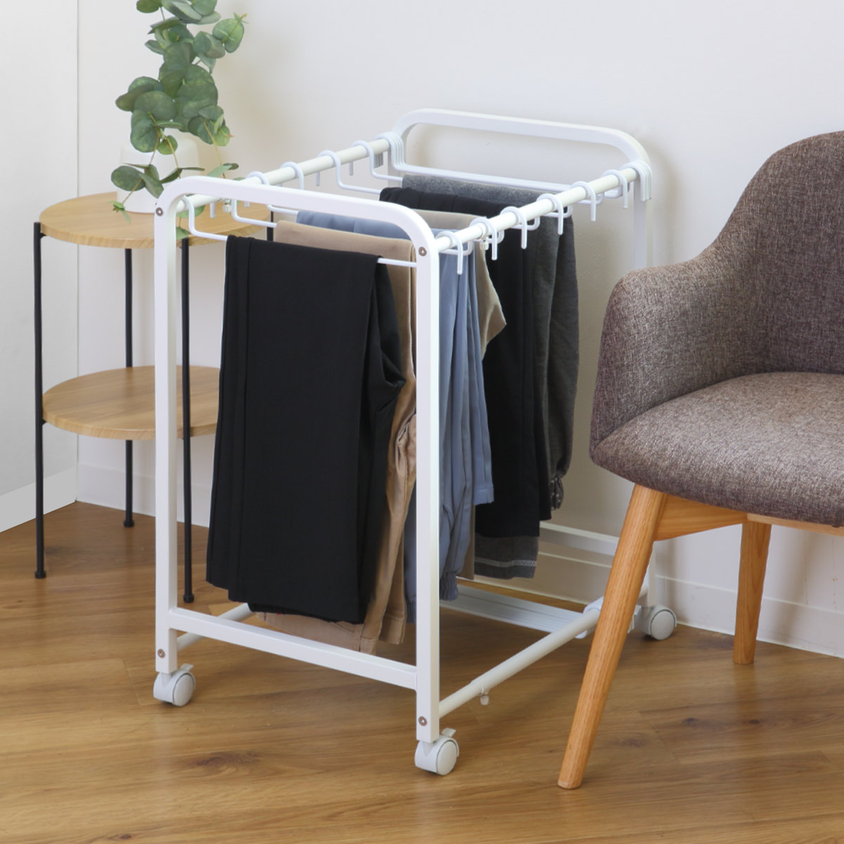 スラックスハンガー 伸縮式 キャスター付き 20本掛け 幅48.5〜76.5