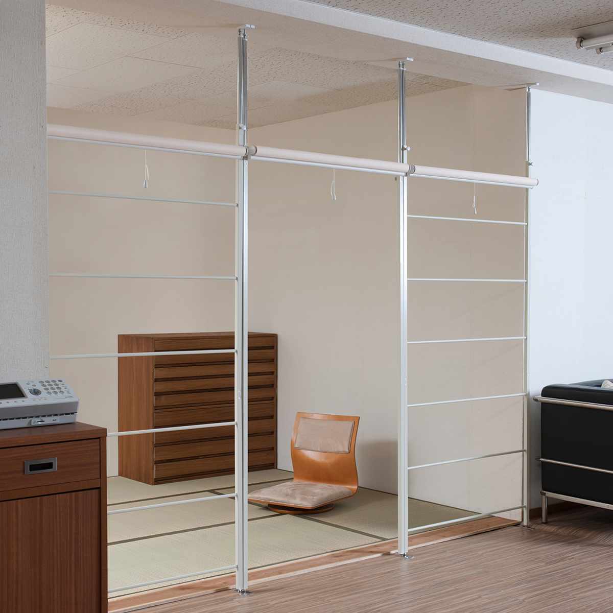 突っ張りパーテーション(ロールスクリーン付) 突っ張り ロールスクリーン パーテーション 幅92cm 日本製 （ つっぱり