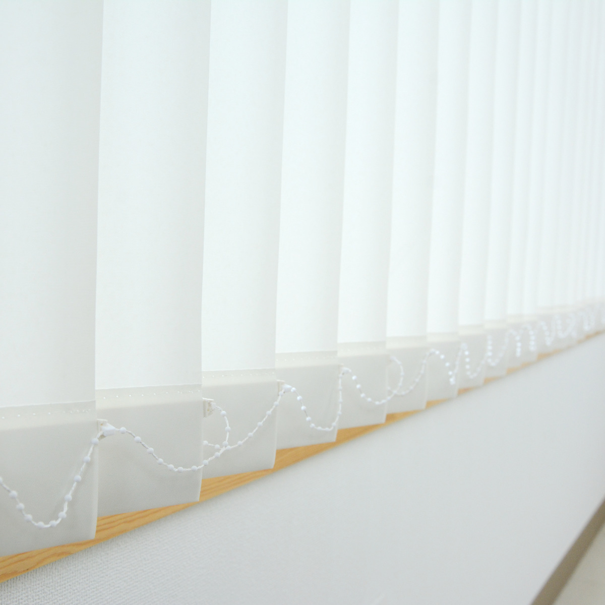 特典付き バーチカルブラインド 遮光タイプ 幅201〜260cm 高さ181