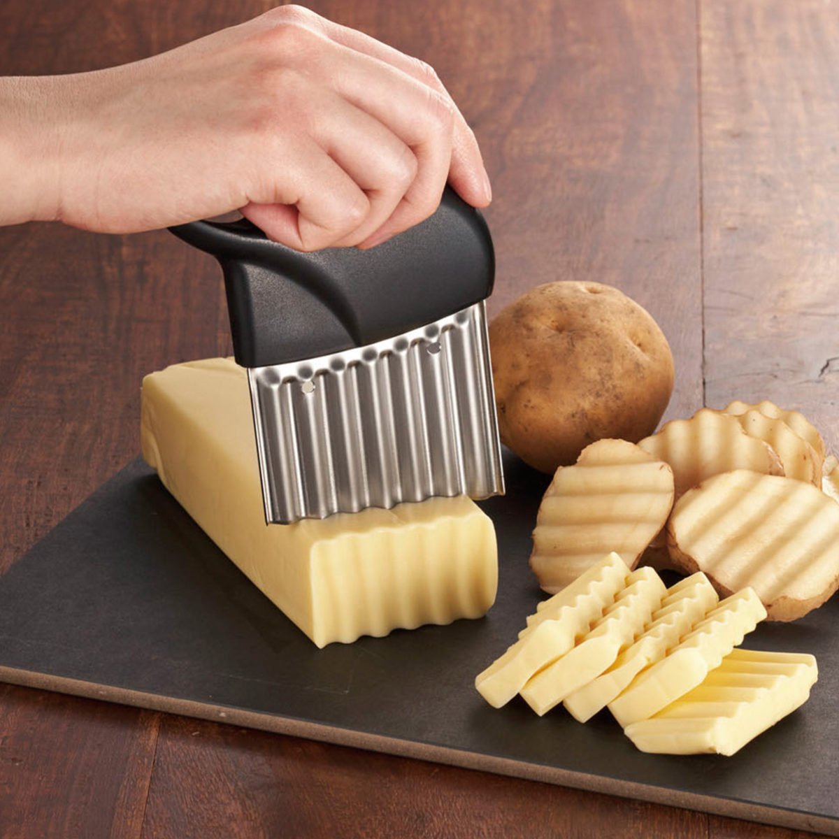 ポテトカッター　美品 ポテトカッター 食洗機対応 なみなみカッター 飾り切り （ 包丁 ナイフ