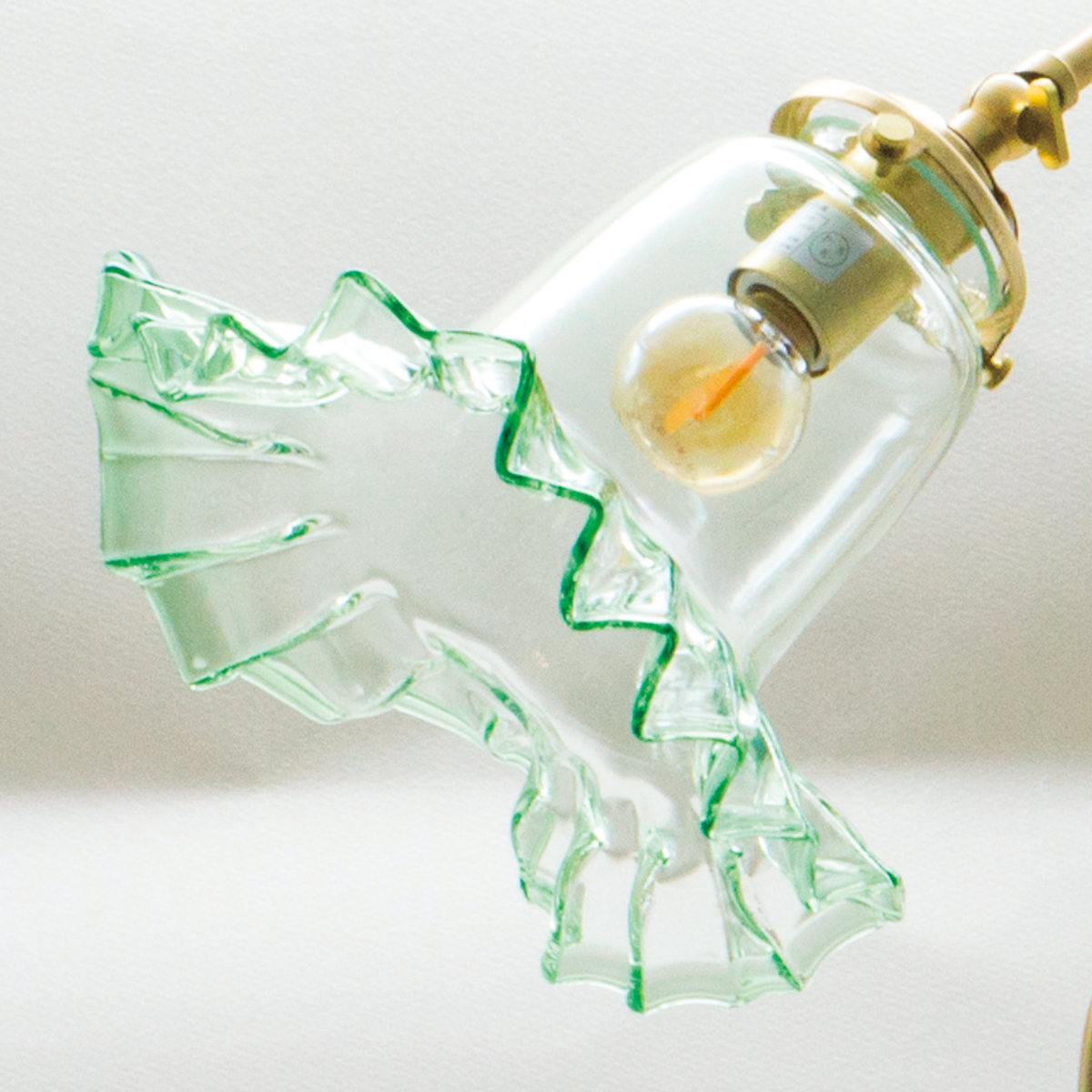 廣田硝子 テーブルライト ガラス製 電笠 フリル緑 卓上ライト 日本製