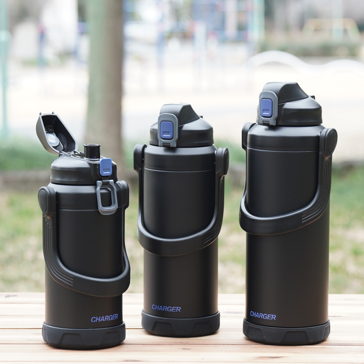 【 シャトル 健康器具 （専用ケース付き）】　２本セット パール金属 水筒 2L ファストチャージャー ジャグ2200 （ 2リットル