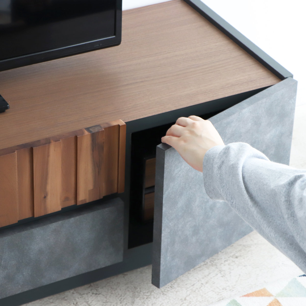 モダンコンクリート風テレビ台 東馬（Tohma） テレビ台 幅140cm ローボード コンクリート調 アカシア