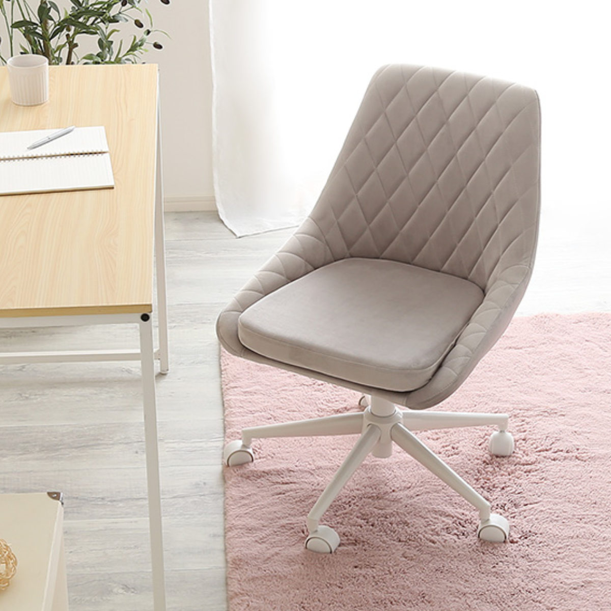 【新品】Lueur デスクチェア(ベージュ) 大人かわいいチェア Lueur オフィスチェア 昇降式 座面高43.5〜52cm