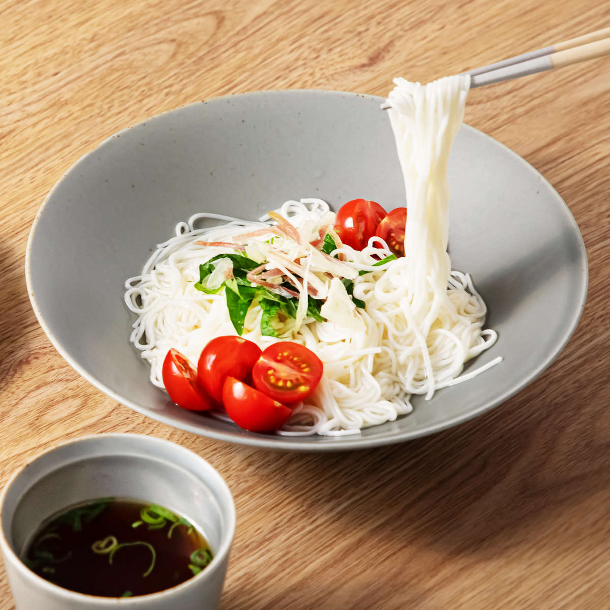 ＆NE ハレとケ 波佐見焼 そば皿 竹ス付き （ 電子レンジ対応 食洗機