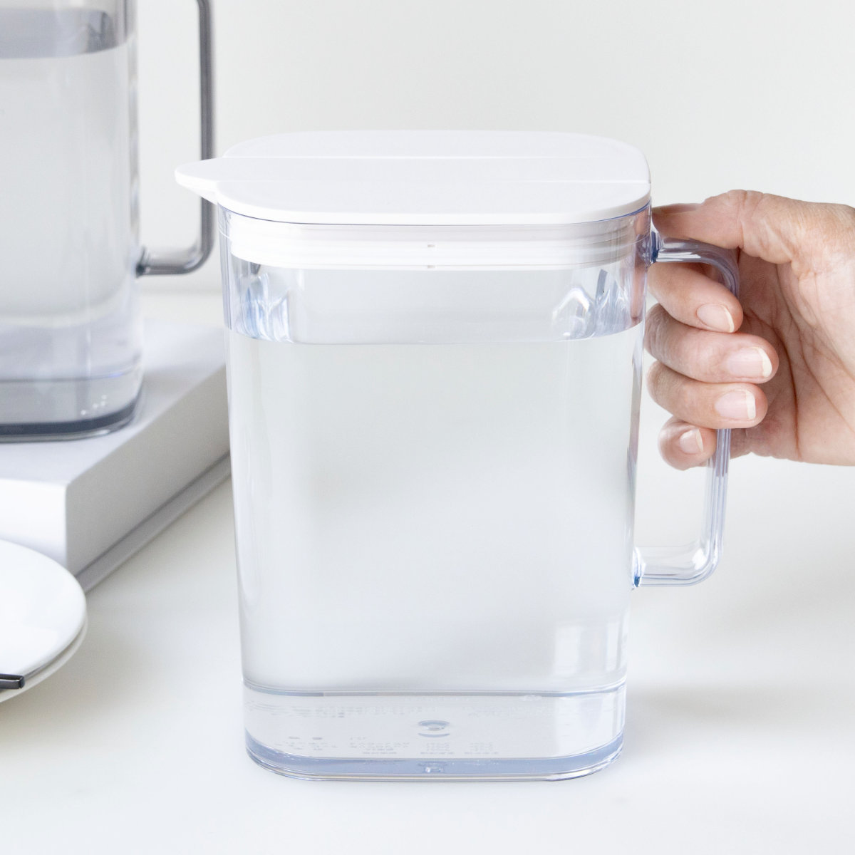 冷水筒 1.2L 棚に収まる冷水筒 （ 食洗機対応 ワンプッシュ 熱湯OK