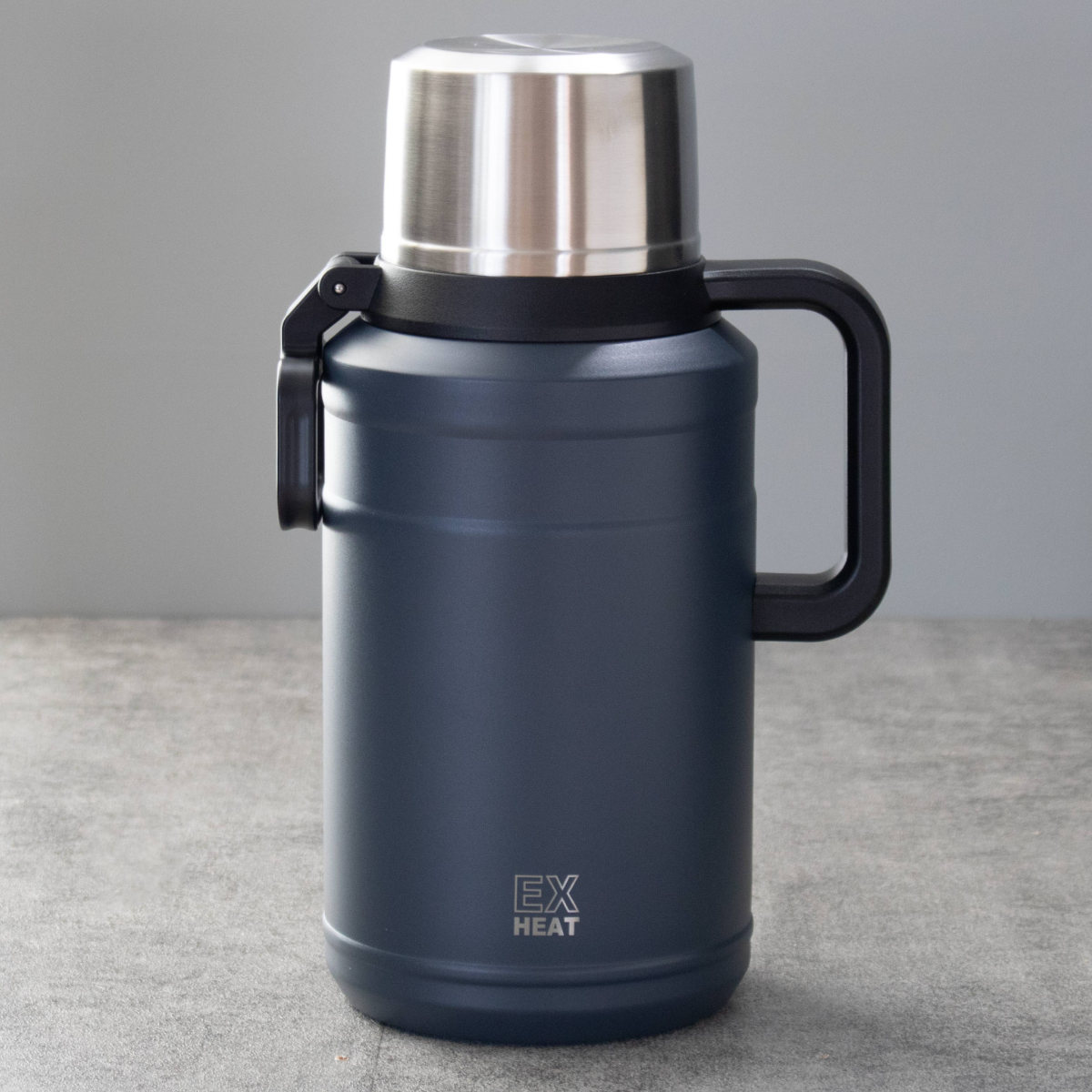aigle ステンレスボトル　保温保冷 SIGG（シグ） ステンレスマグ シールドサーモワン 0.75L 750ml 水筒 弁当箱・水筒