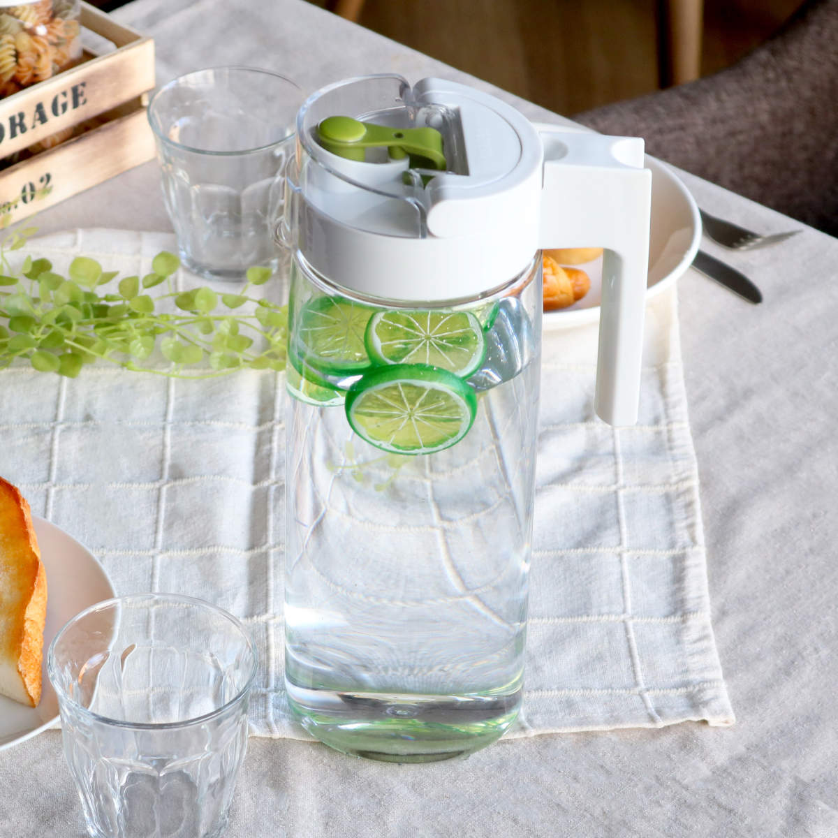 ピッチャー 2L フレッシュロック 耐熱 ワンタッチ プラスチック （ 冷