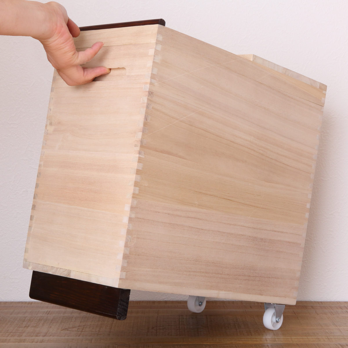 OSMAC 米びつ 桐製 Rice Box 20kg 計量マス付き （ キャスター付き 桐