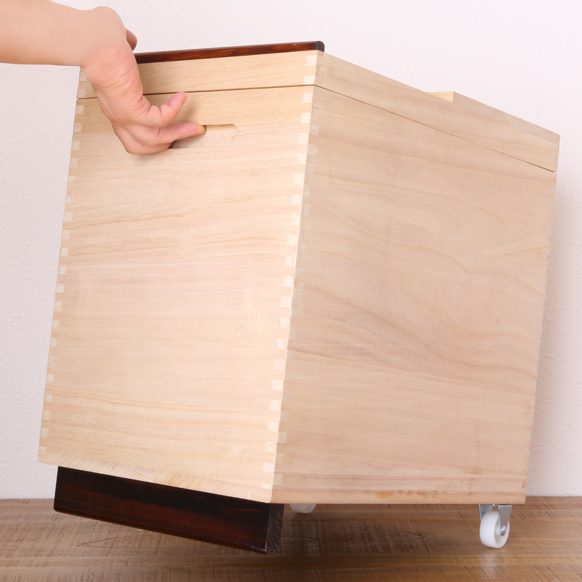 OSMAC 米びつ 桐製 Rice Box 30kg 計量マス付き （ キャスター付き 桐