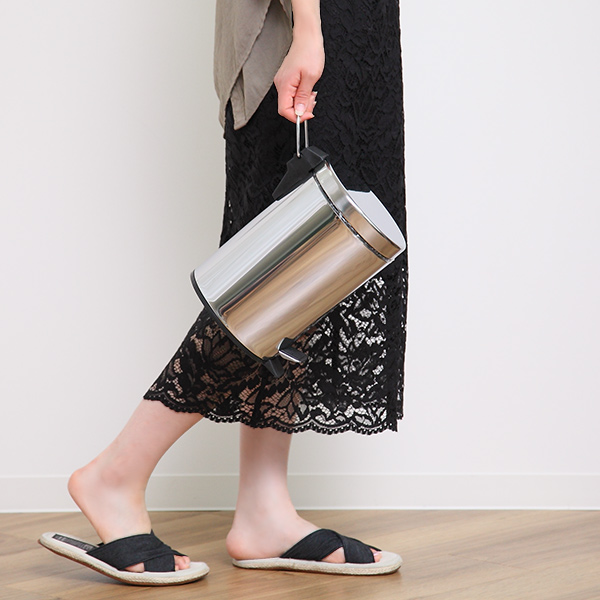 ステンレス製 ペダル式ご み箱 丸型 Amazon｜Amazonベーシック ゴミ箱 丸型ペダル ステンレススチール 円形