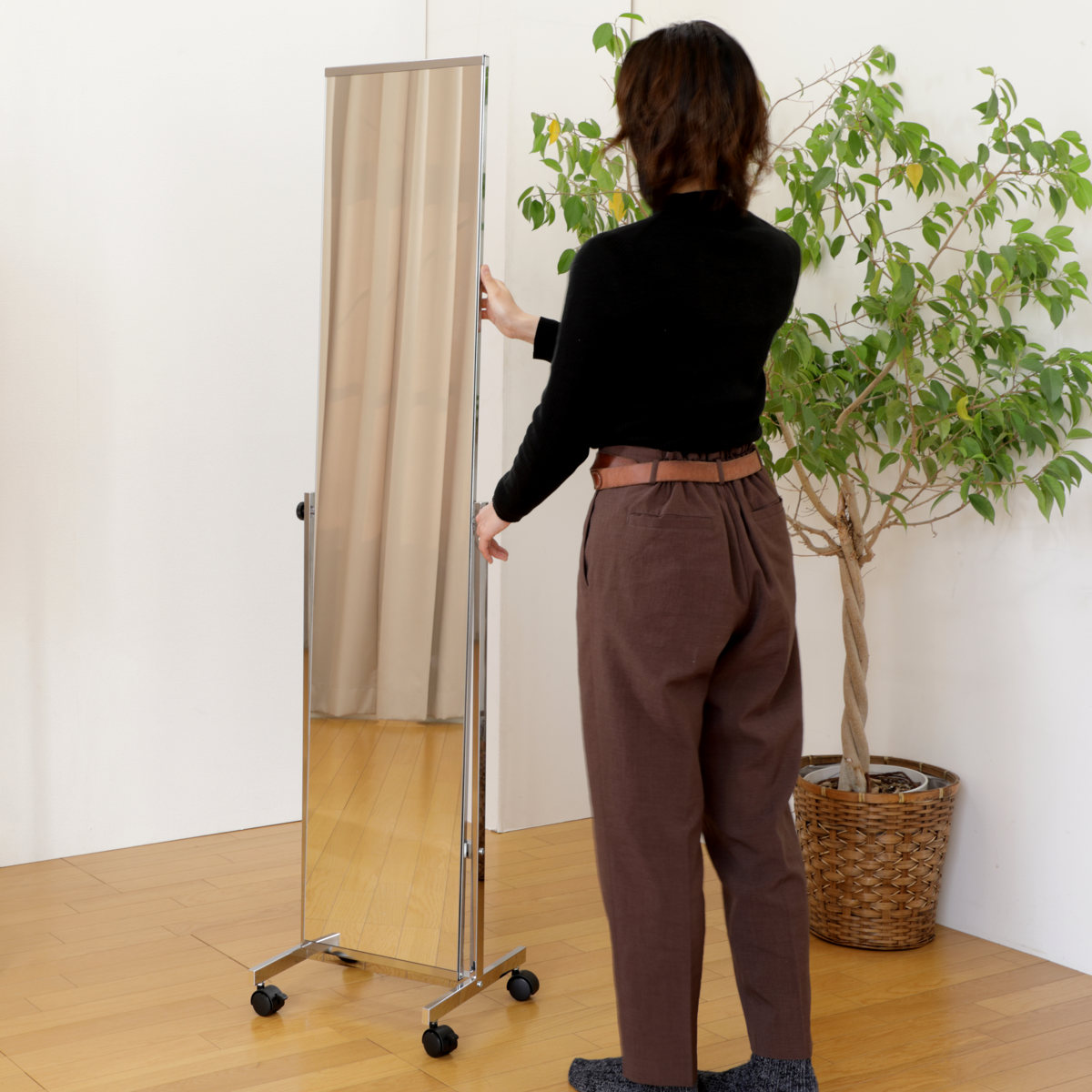 弘益 スタンドミラー 高さ147cm キャスター付き 飛散防止 角度調節