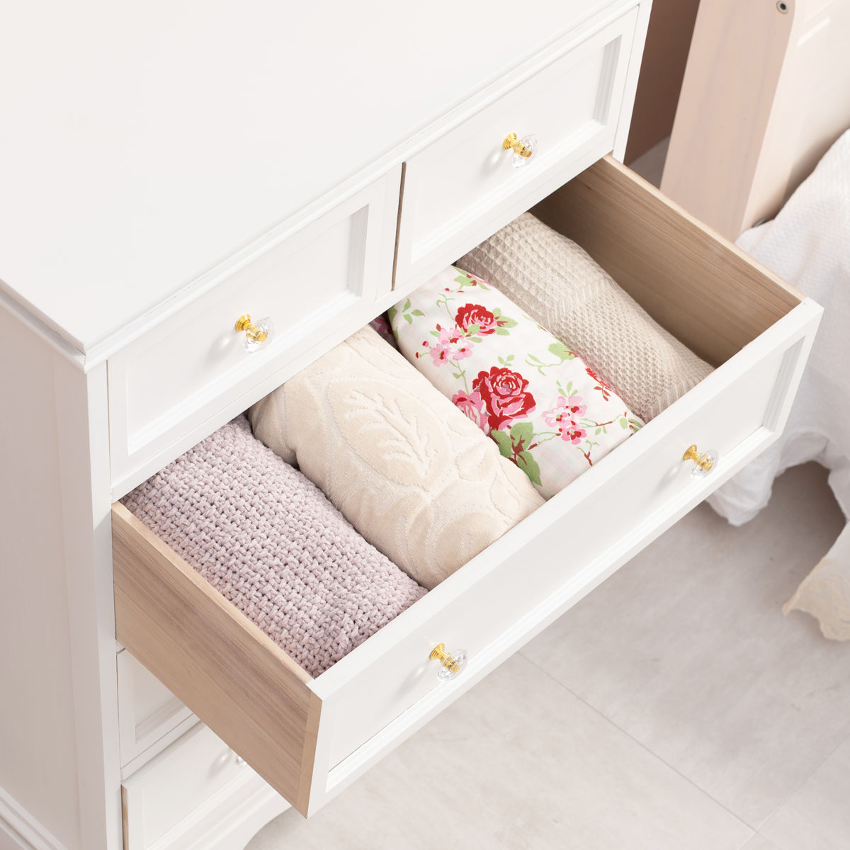 チェスト 4段5杯 クリスタル取っ手 幅60cm （ 白家具 収納 引き出し