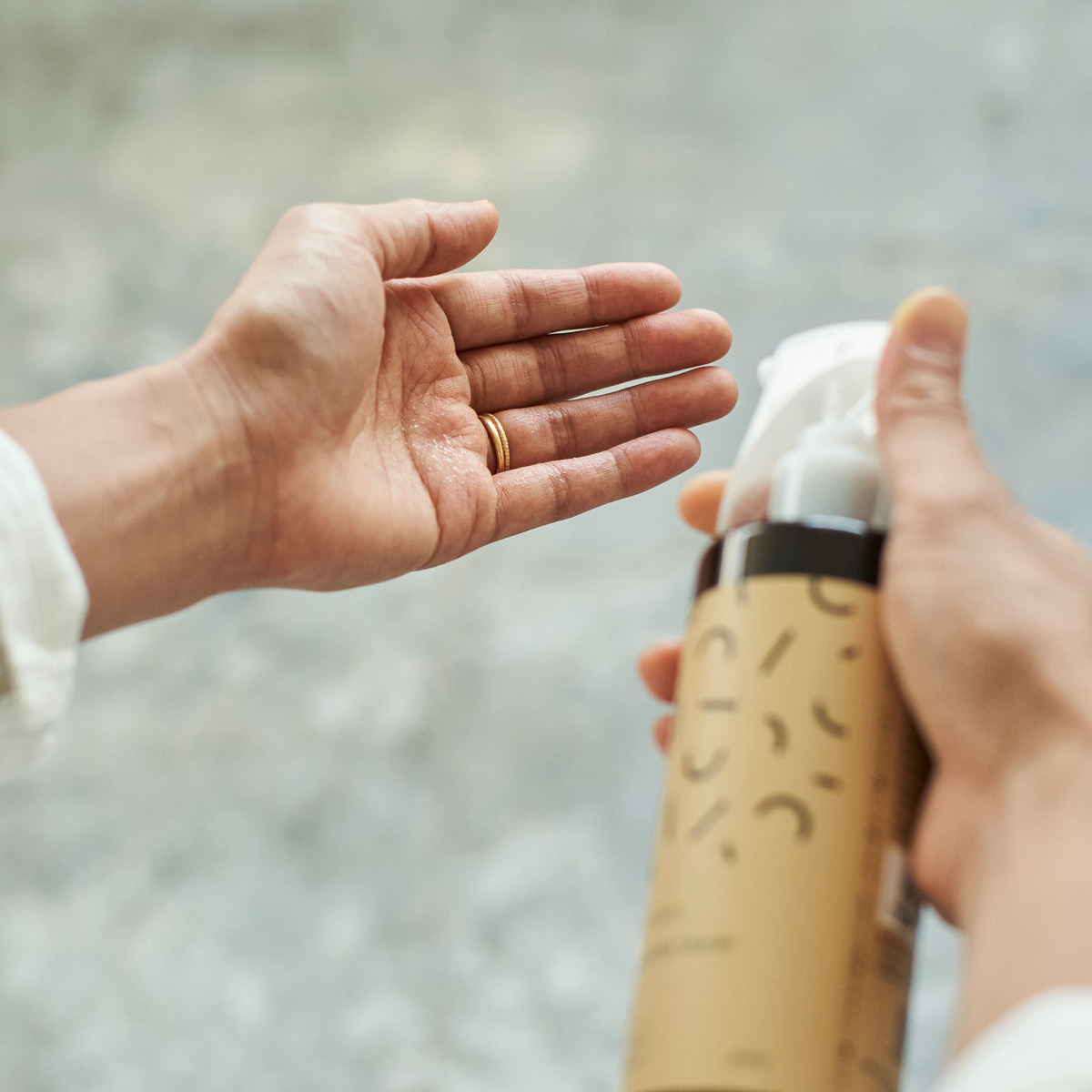 ギフトセット マルチクリーナー ガーゼタオル コットン 600ml グッドバイオ 洗剤 微生物 無香料 消臭 掃除 洗濯 天然由来 （ 安全基準NSF認証 キッチン ）の画像