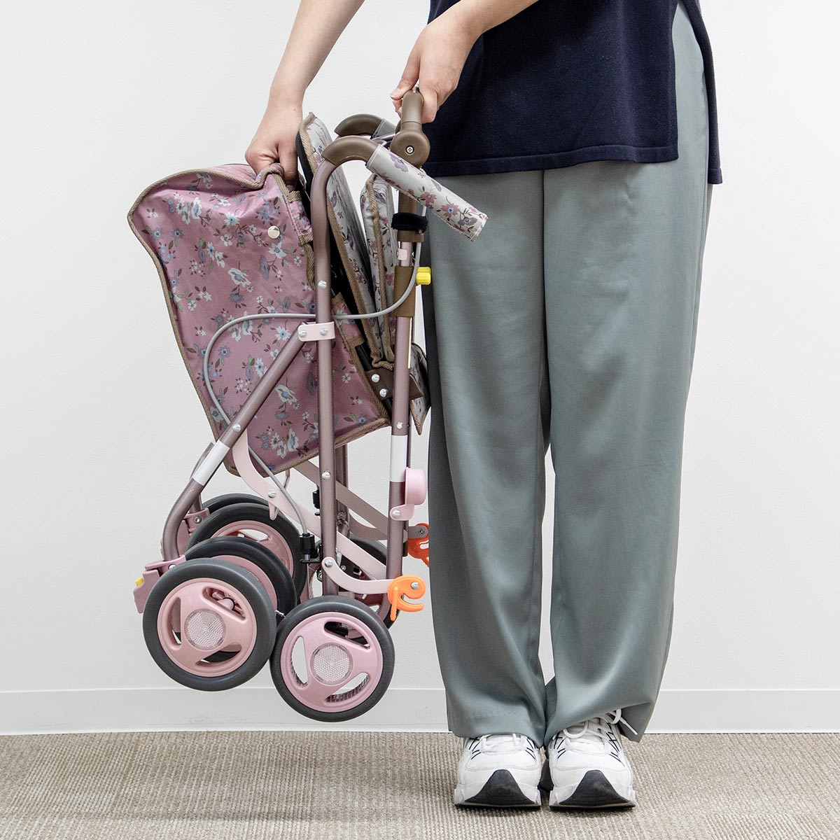 幸和製作所 シルバーカー エヴォーク 小物入れ付き 座れる アルミ製