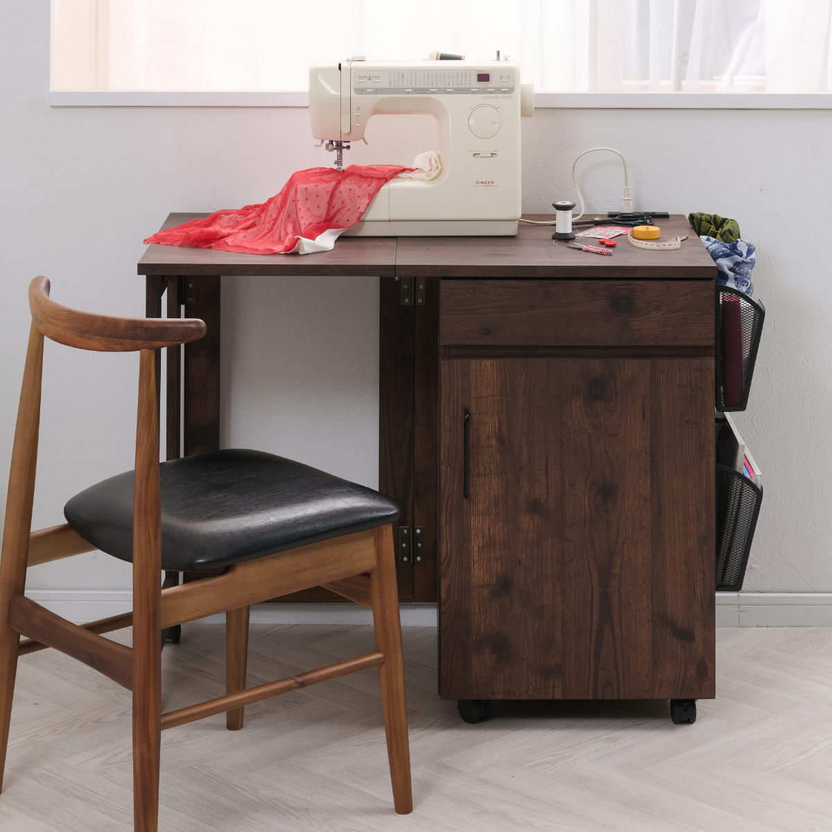 ミシン台 幅99cm 折りたたみ 2口コンセント付 キャスター付 （ 省