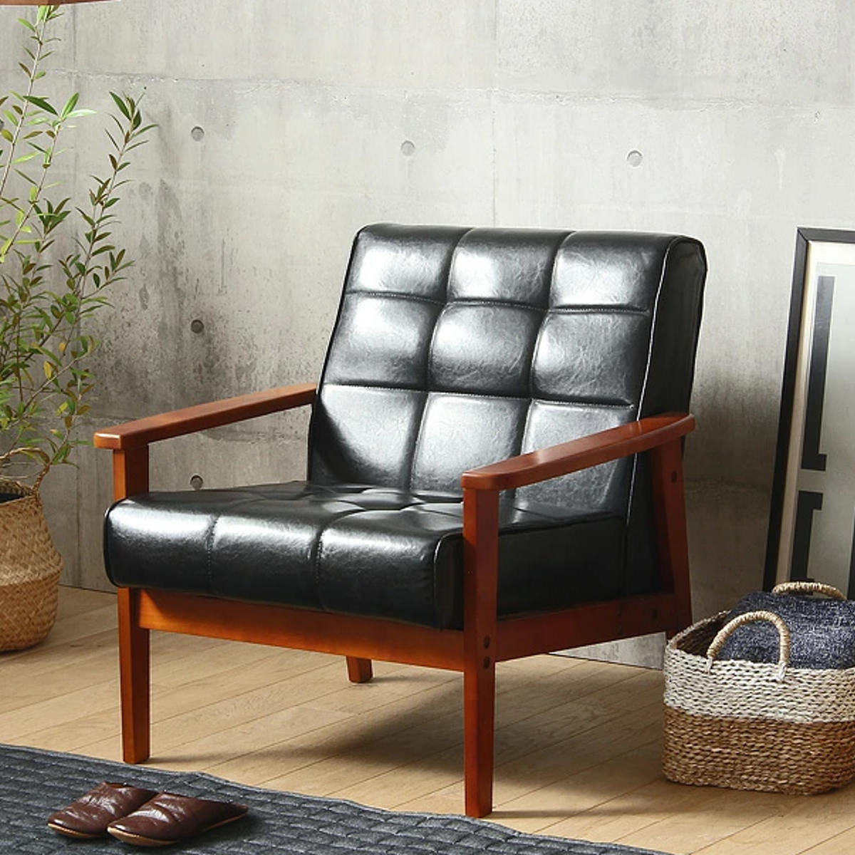 ミッドセンチュリー　ブラックレザー　1人掛けソファ　椅子 岩附 ソファ 椅子 レトロモダン調 木製フレーム 一人掛け用 合皮製