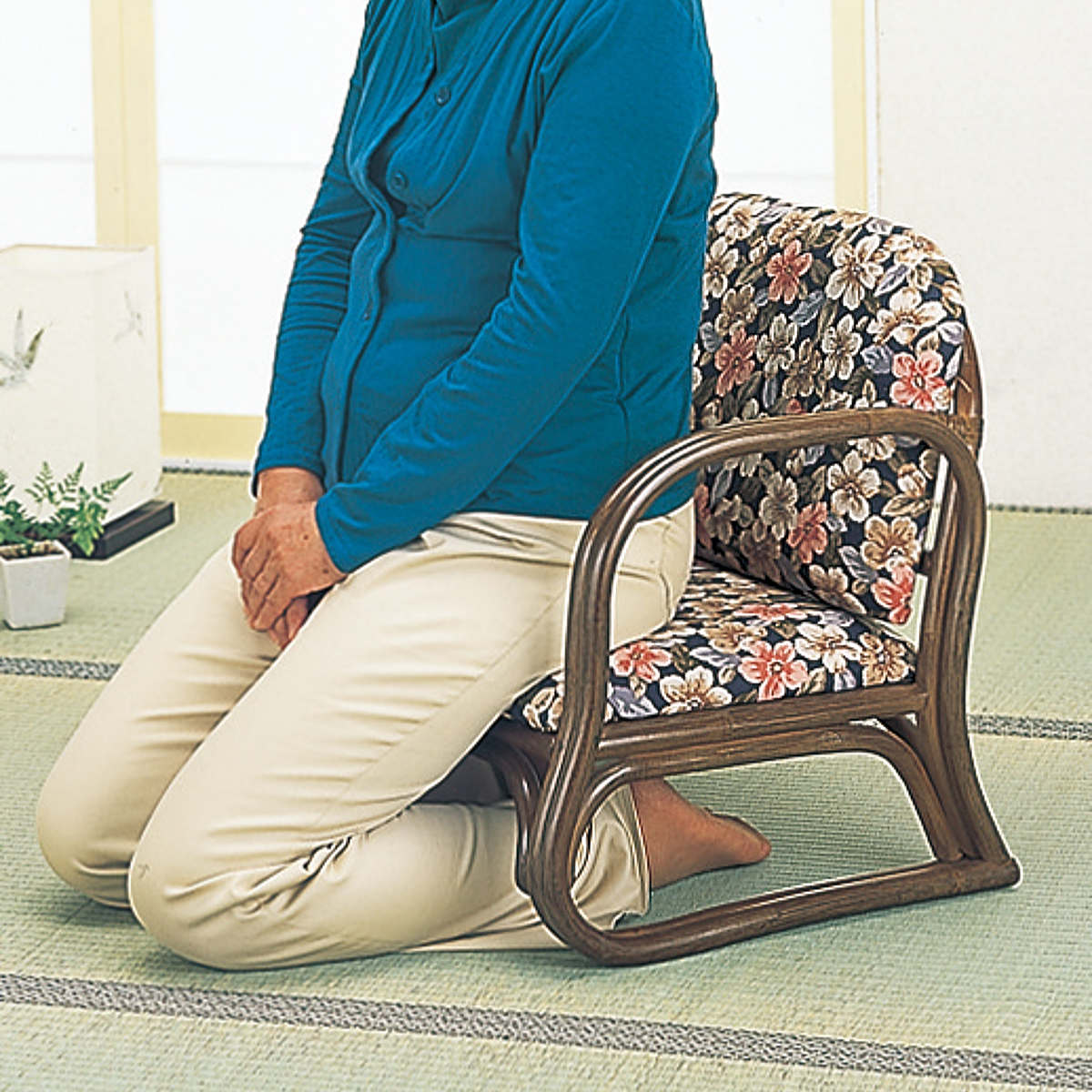 籐 座椅子 手すり付 ロータイプ 座面高23cm （ 正座椅子 ラタンチェア