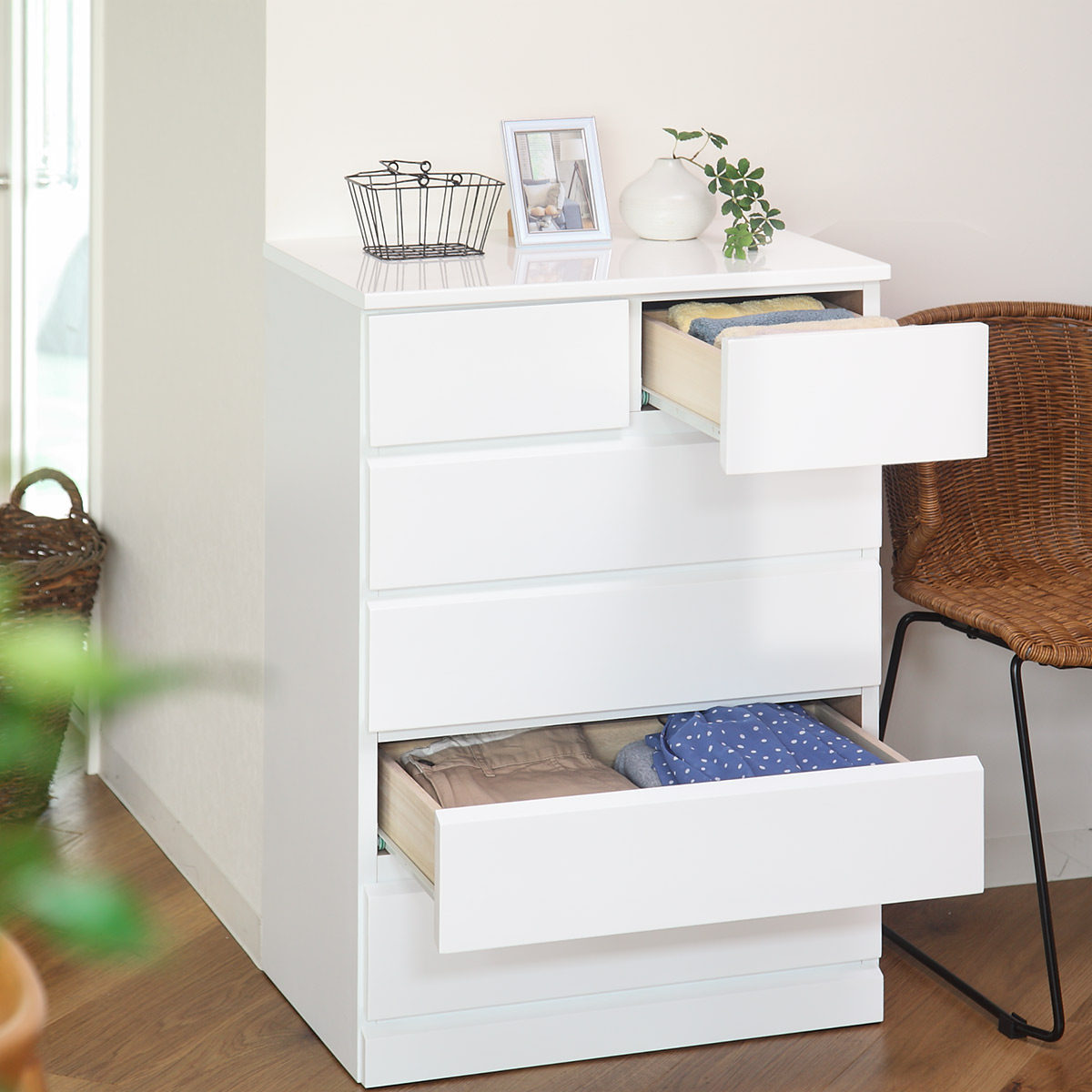 クロシオ チェスト 5段6杯 鏡面仕上げ 幅60cm （ タンス 完成品 収納