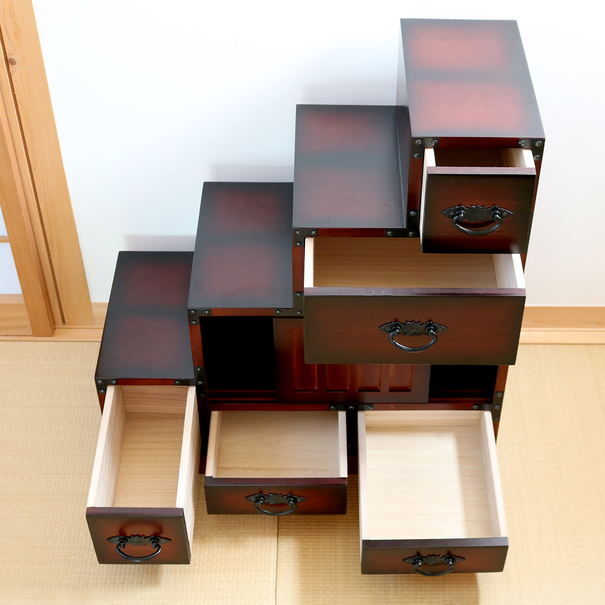 クロシオ 階段箪笥 民芸調 桐製 和タンス 左下がり 幅67cm （ 和風