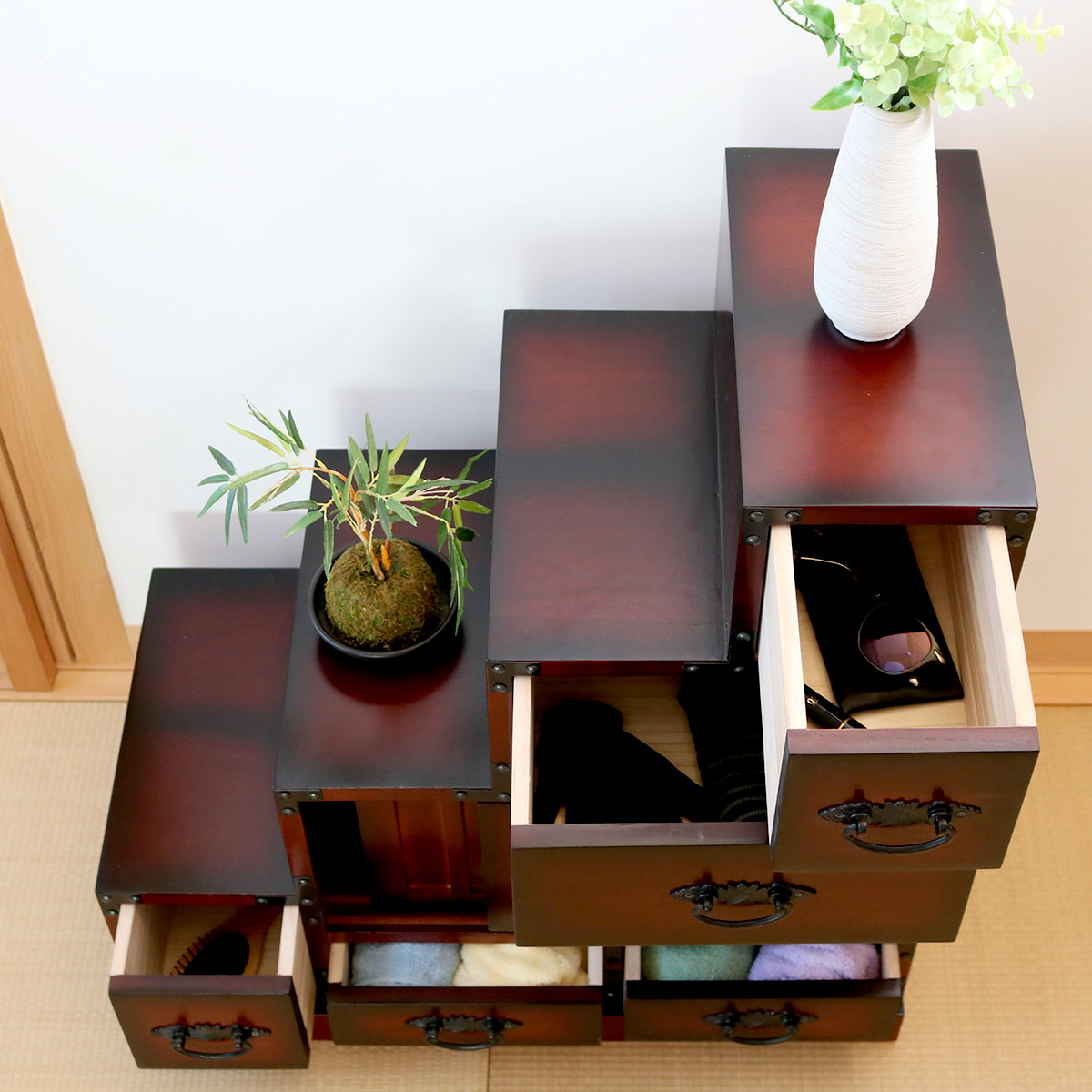 クロシオ 階段箪笥 民芸調 桐製 和タンス 左下がり 幅67cm （ 和風