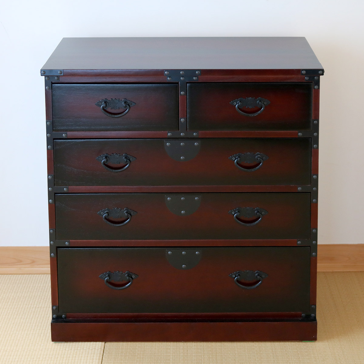 クロシオ 引出箪笥 4段 民芸調 桐製 和タンス 幅67cm （ 和風 たんす