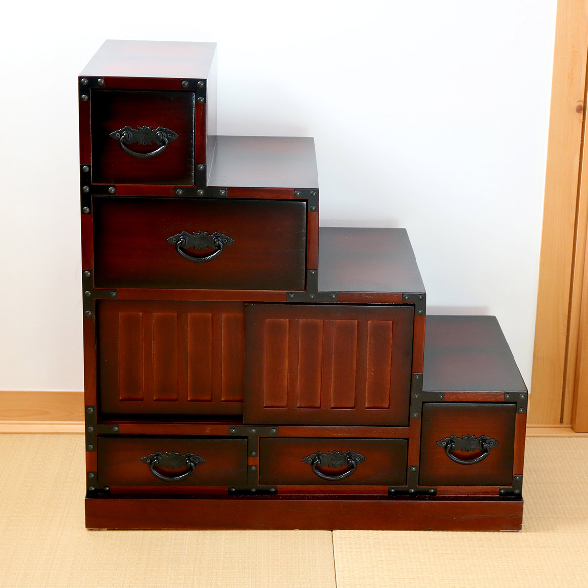 クロシオ 階段箪笥 民芸調 桐製 和タンス 右下がり 幅67cm （ 和風