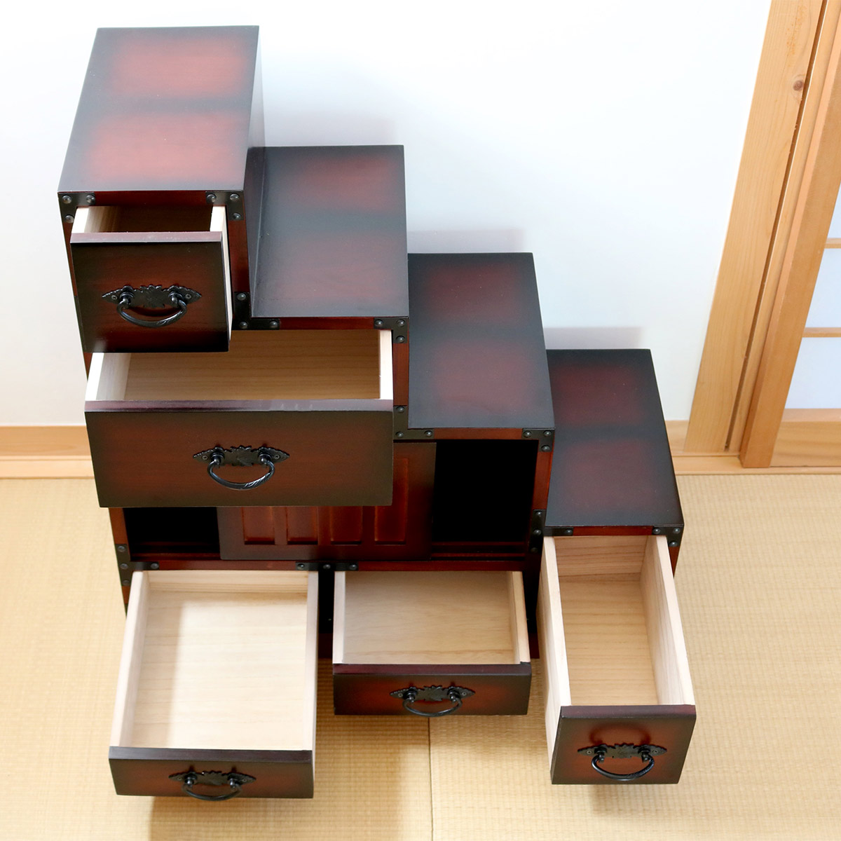 クロシオ 階段箪笥 民芸調 桐製 和タンス 右下がり 幅67cm （ 和風