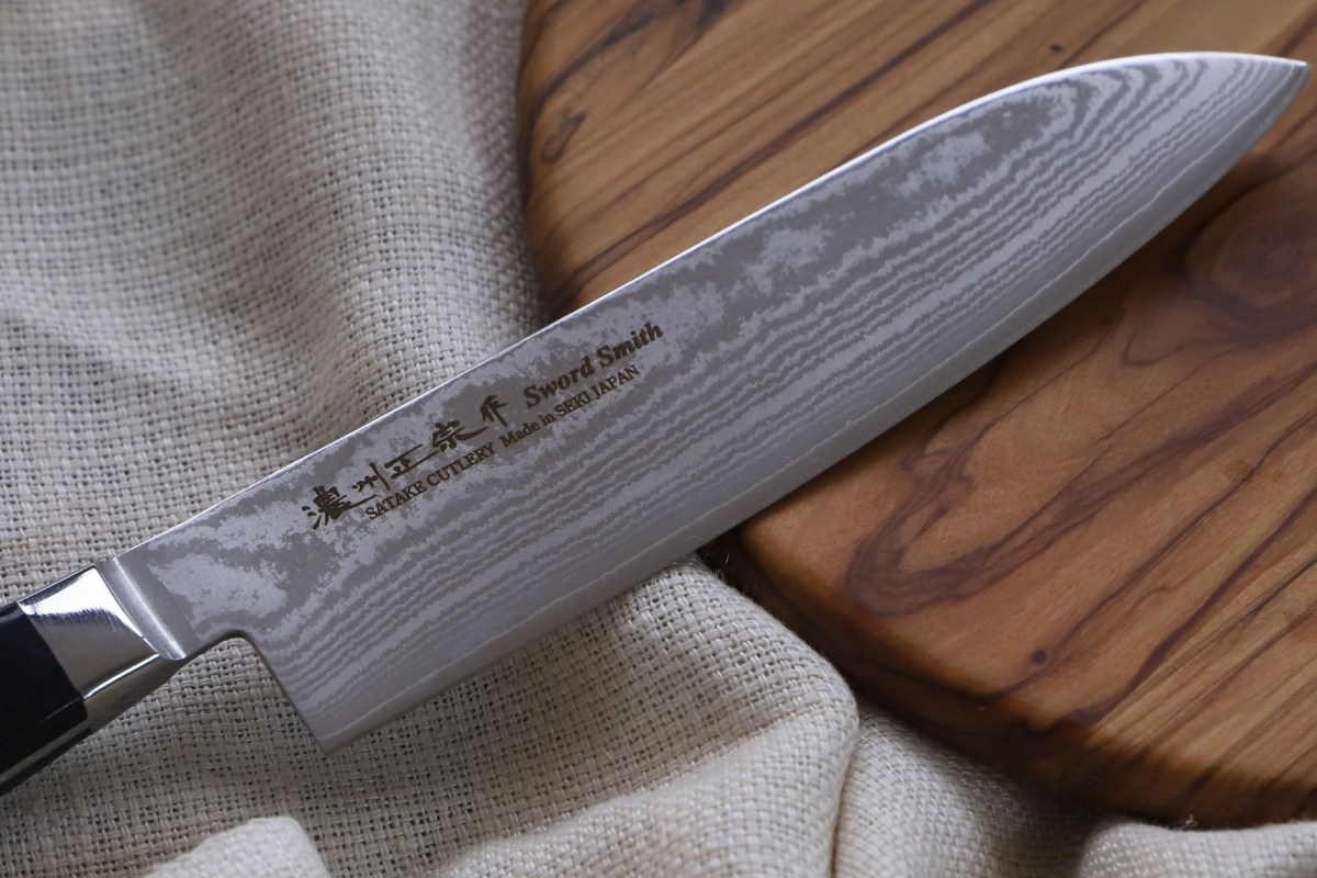三徳包丁 17cm 木柄 鍛接ダマスカス鋼 69層 濃州正宗 日本製 （ 包丁