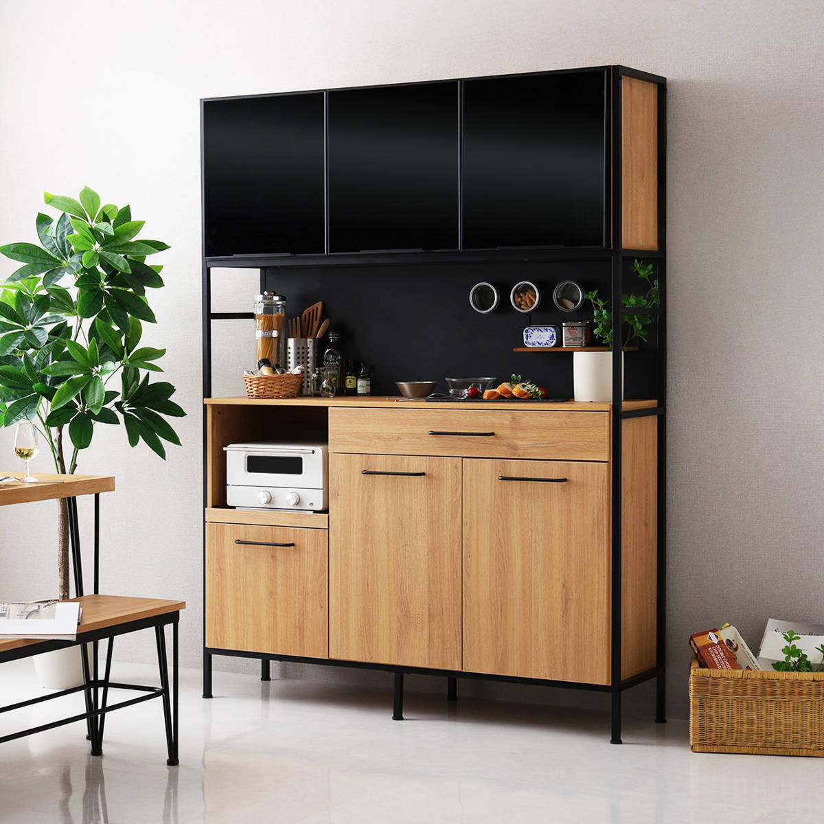 ホームテイスト（HOME taste） 食器棚 幅136cm 2口コンセント付き