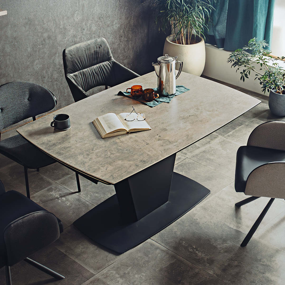 東馬（Tohma） ダイニングテーブル 幅140〜180cm 伸長式 シウバ 幅広