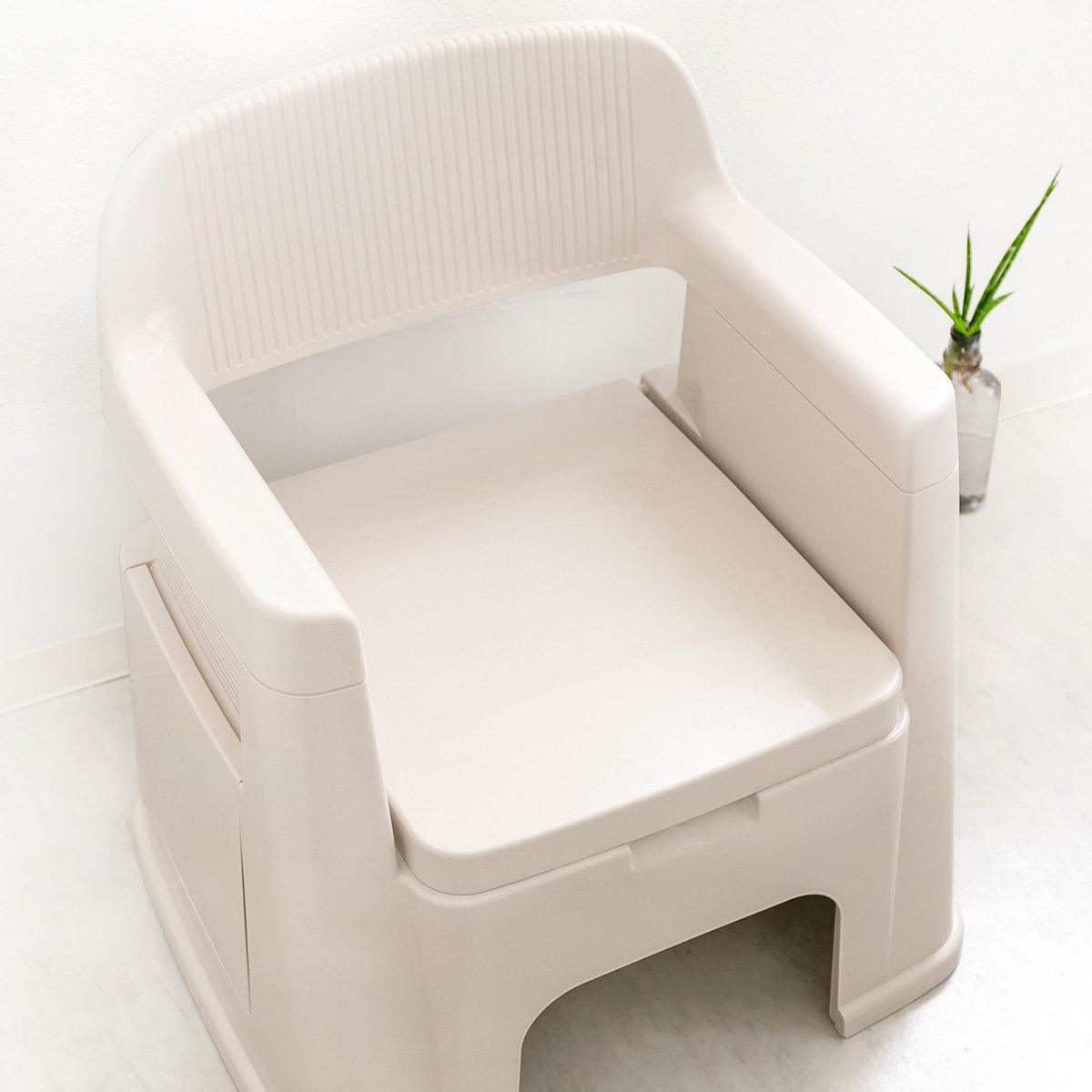 TONBO（新輝合成） ポータブルトイレ 背もたれ型 バケツ付き 介護