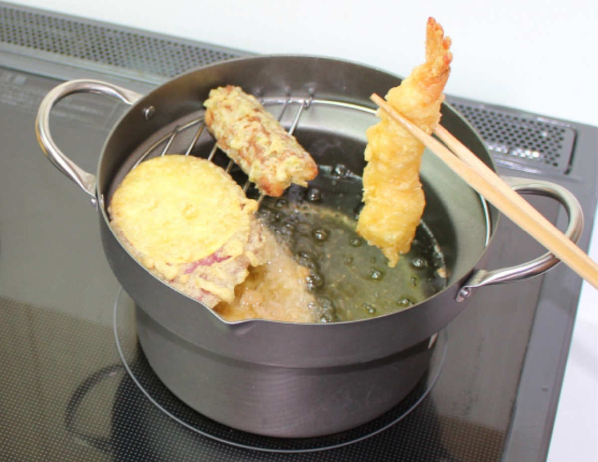 油の飛び散りにくい天ぷら鍋 20cm IH対応 日本製 （ 鉄製 フライ鍋 