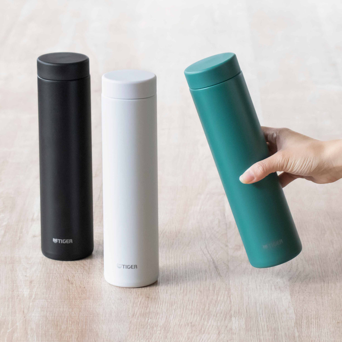 タイガー魔法瓶 タイガー 水筒 600ml 真空断熱ボトル スクリューマグ