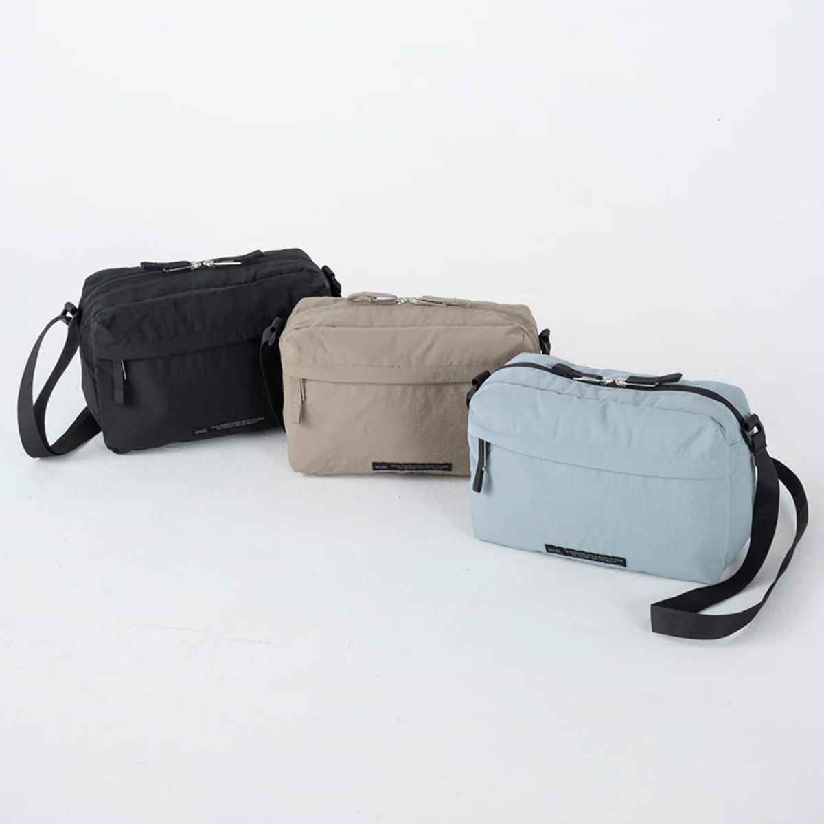 ショルダーバック 軽量 ライトリーショルダー ポケット付き ナイロン ソレイユ （ 斜めがけ バッグ 鞄 かばん カバン バック メンズ レディース 大人 ）