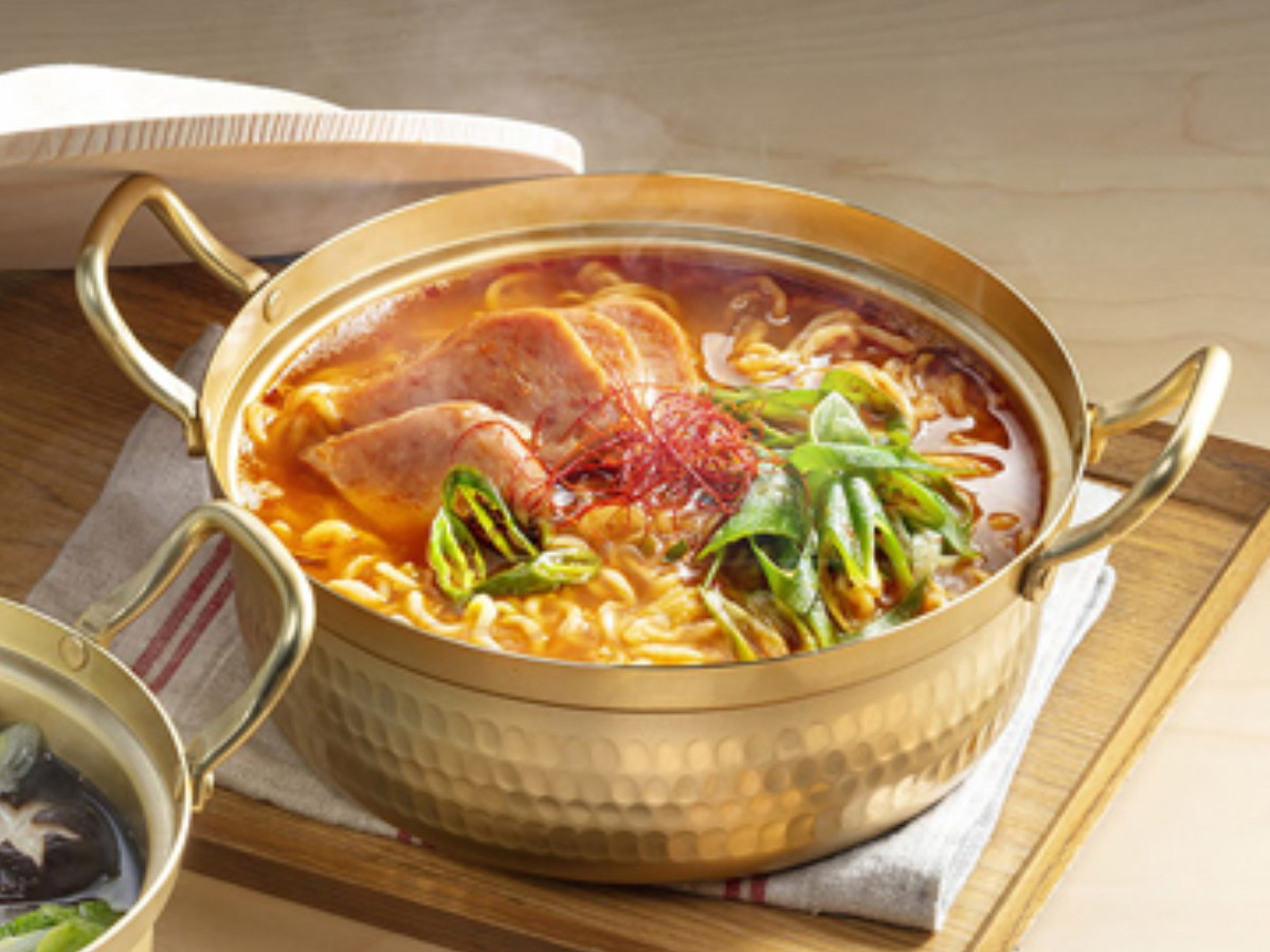 谷口金属工業 両手鍋 18cm 和の職人 アルミ浅型鍋 木蓋付 （ ガス火