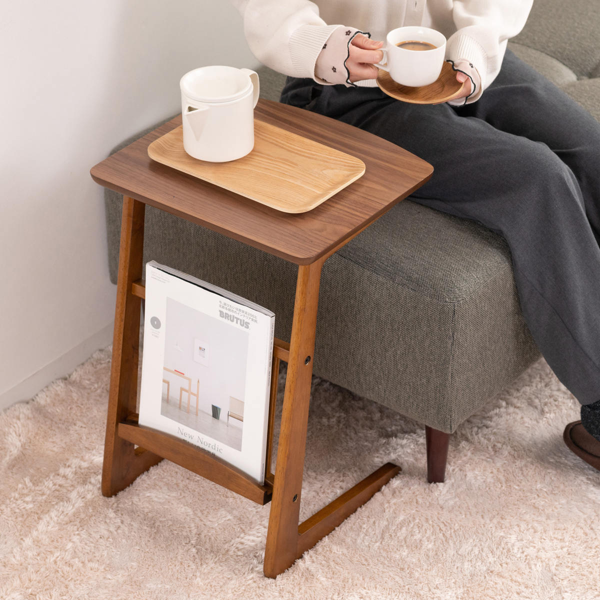 【カリモク】コロニアル　マガジンラック付き サイドテーブル 334457-re-img.jpg