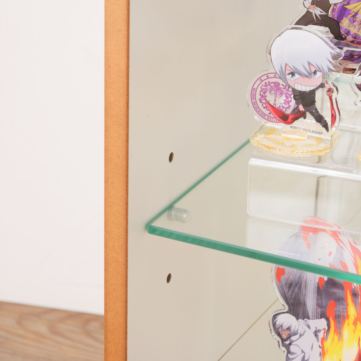 【美品】ガラス コレクションケース 白 背面ミラー 扉付き W36cm ガラスケース 幅36cm 4段 ガラス扉 背面ミラー 推し活 （ グッズ収納